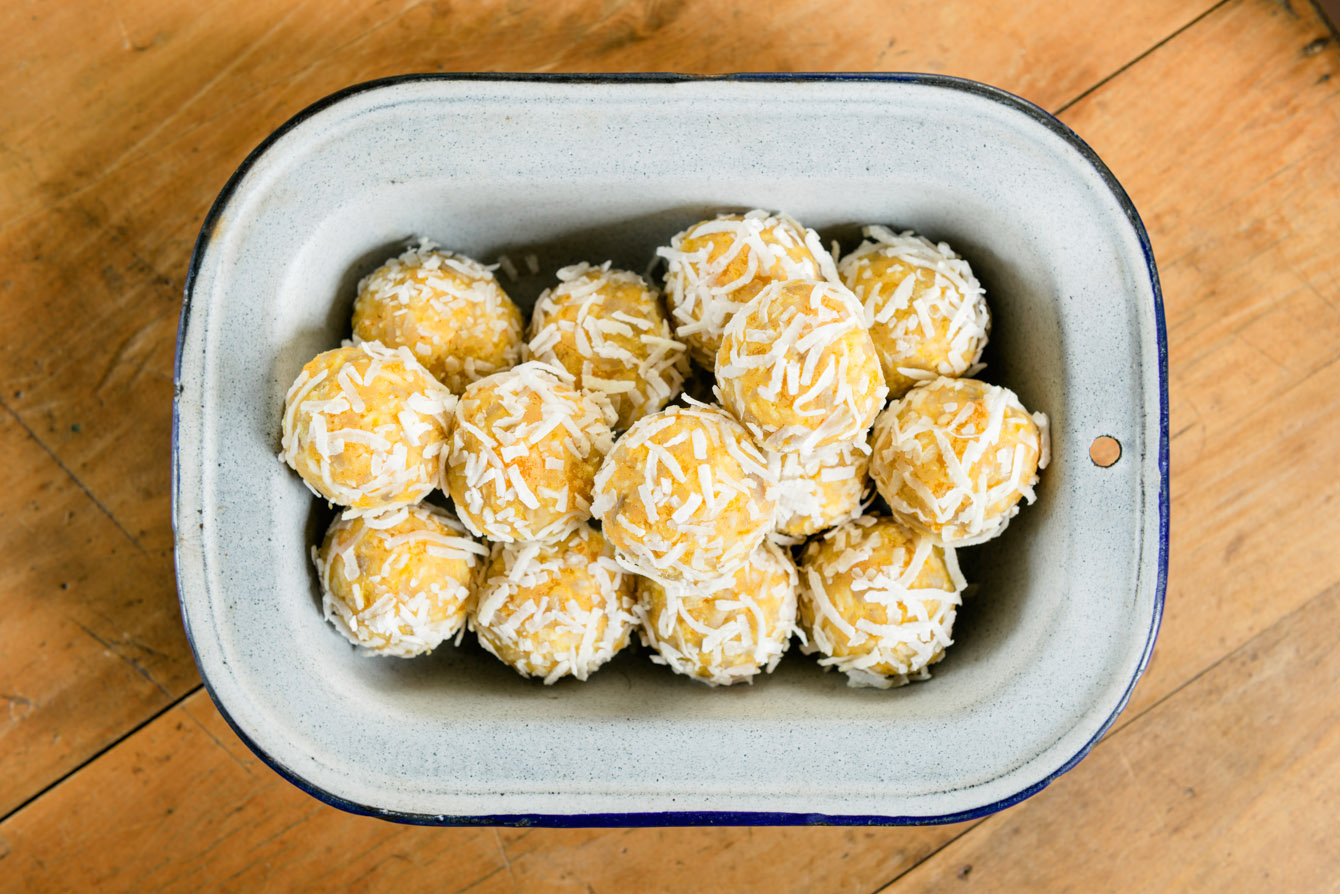 Apricot_&_Coconut_Balls_3_LR